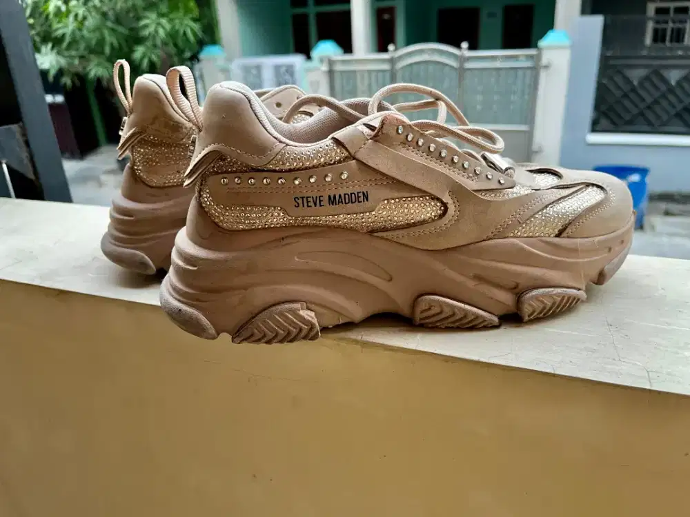 Jual sepatu steven madden uku 38,5/8 warna cream khusus wanita