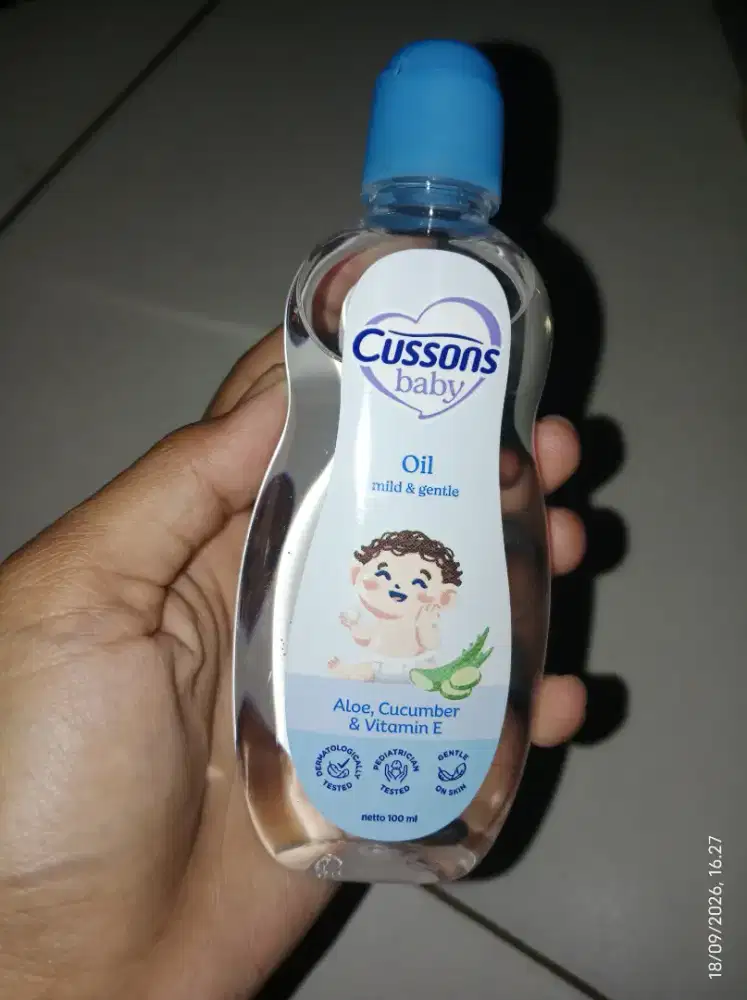 Baby oil merek cussons baby
