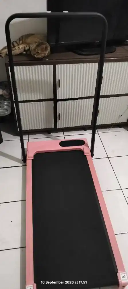 Treadmill Elektrik 95% Like New