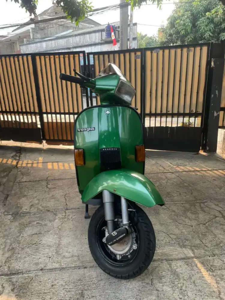 Dijual vespa Excel tahun 2002 ss komplit plat F Bogor kota