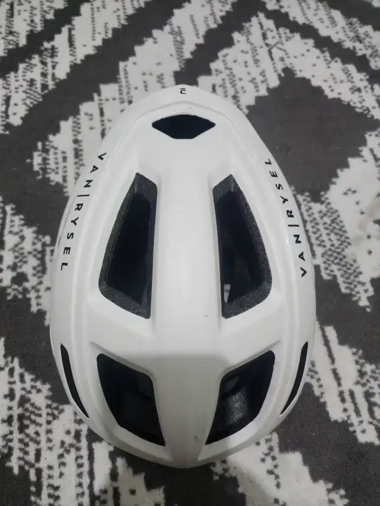 Dijual Helm Sepeda Roadbike VAN RYSEL