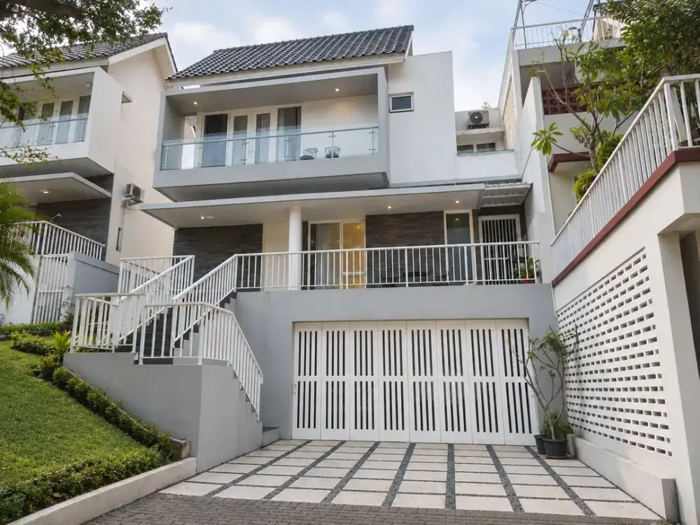 Disewa Rumah Tahunan Furnish Kolam Renang di Hilltop Sentul City SSR1194