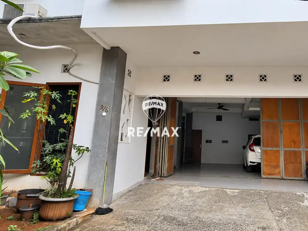 DIJUAL DAN DISEWAKAN RUMAH 3 LANTAI SIAP HUNI DI PETOGOGAN KEBAYORAN BARU