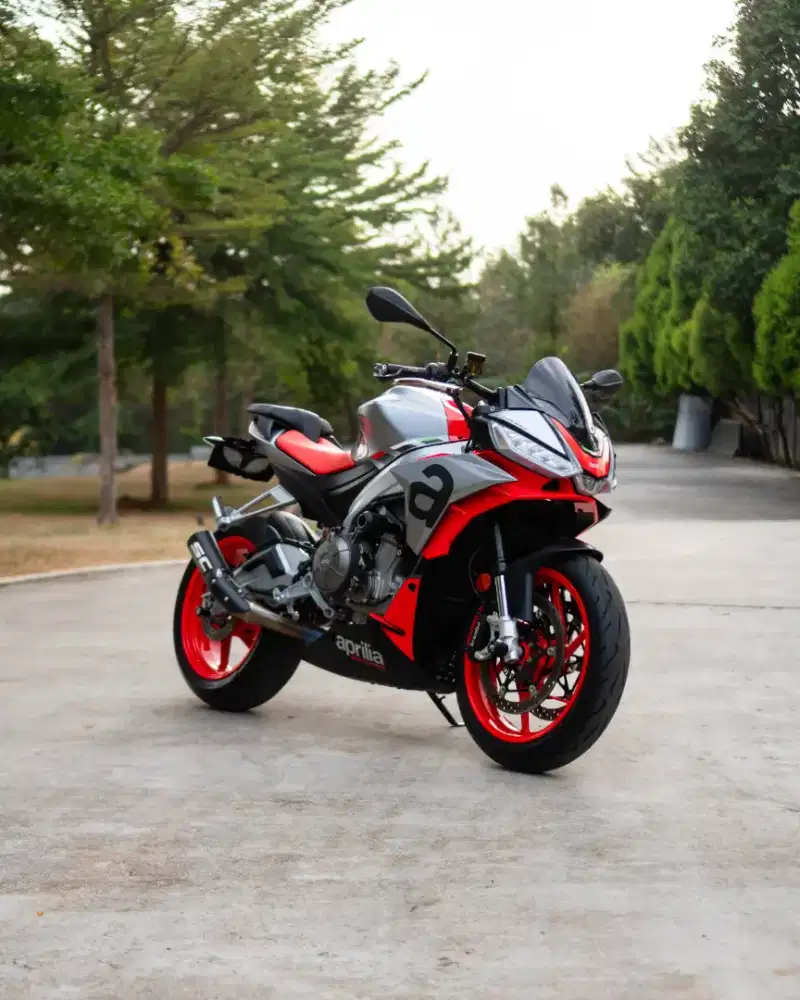 Aprilia Tuono 660 Iridium Grey 2022  Bisa Tukar Tambah