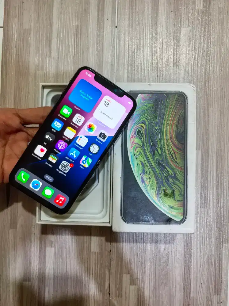 IPHONE XS 64 GB