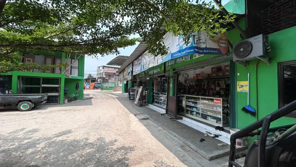 Toko material, rumah dan Gor badminton