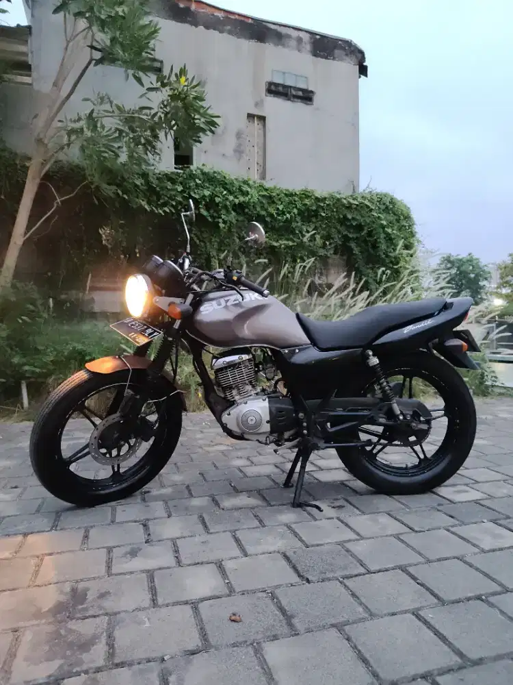 Suzuki Thunder 125 tahun 2006 lengkap