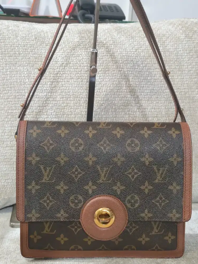 Louis Vuitton Raspail