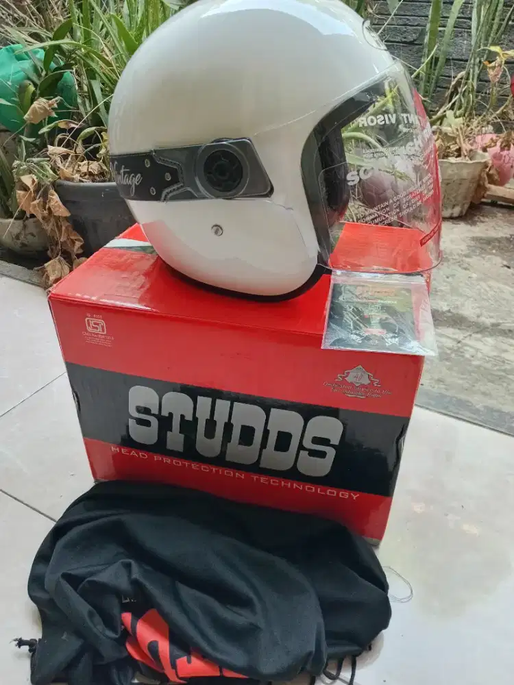 Helm half face studds uk L