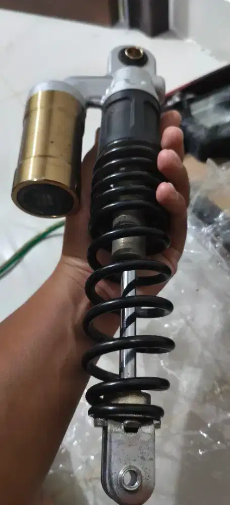 Sepasang Shock Belakang Tabung Yamaha Aerox 155 / NMAX New
