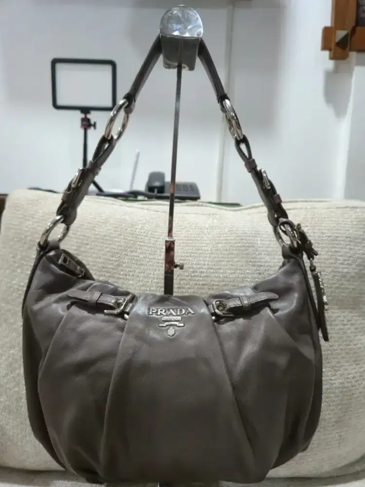 Prada Hobo preloved