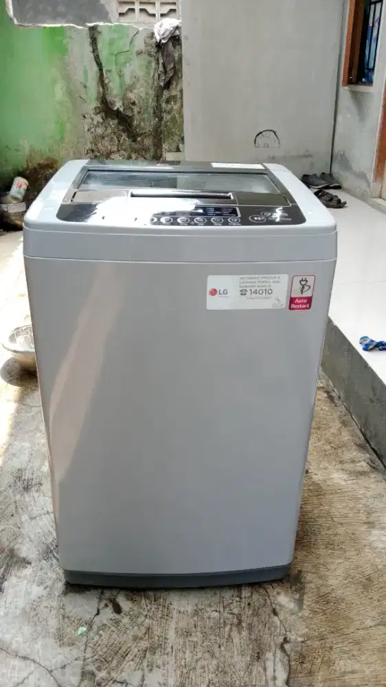 Mesin cuci otomatis LG 8kg Muluss