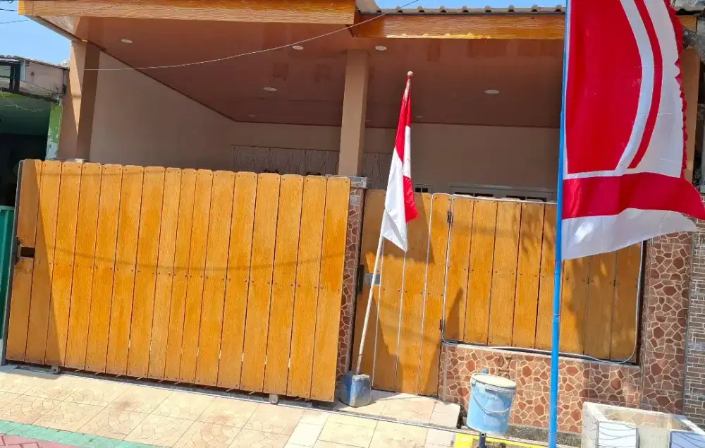 Di kontrakan rumah baru renov