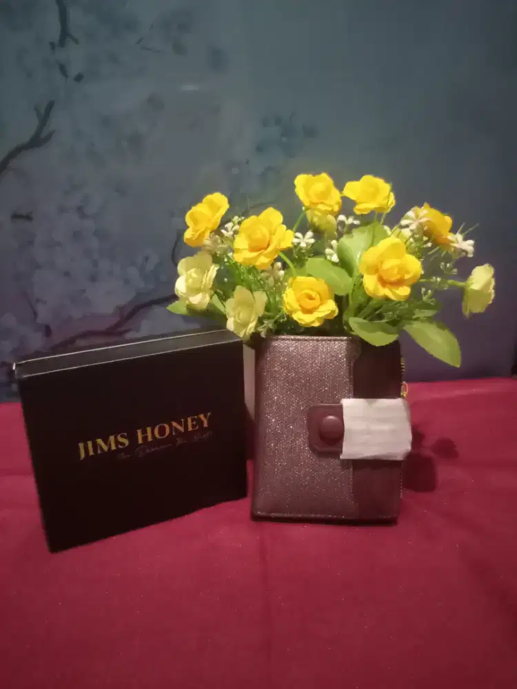 Di jual dompet wanita