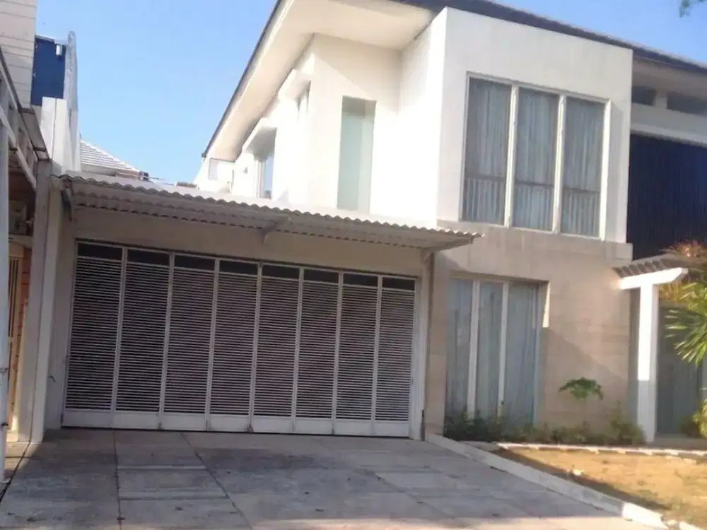 DISEWAKAN RUMAH THE MANSION PAKUWON INDAH