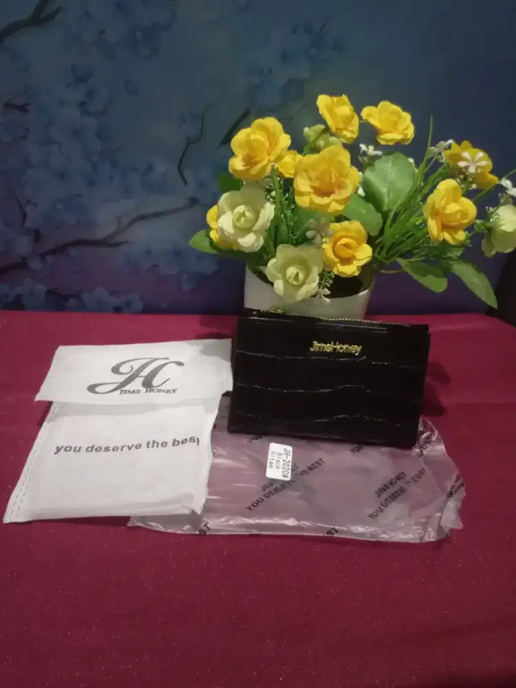 Di jual dompet wanita