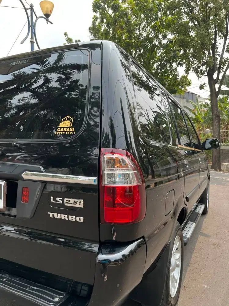 Isuzu Panther LS Diesel Turbo 2.5L 2012 Manual Istimewa