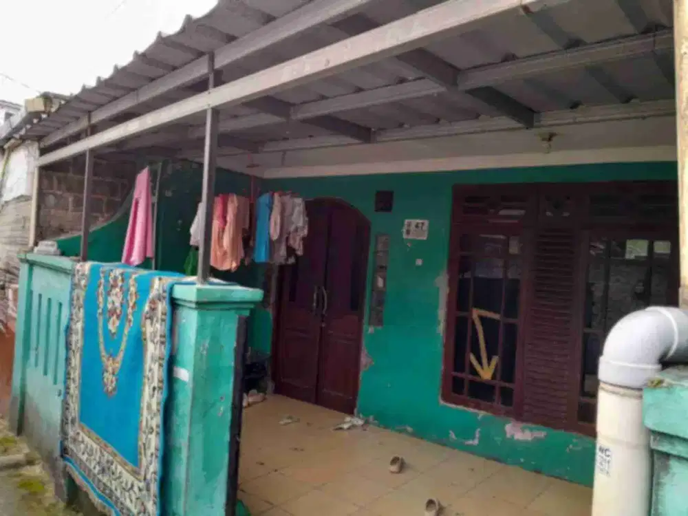 DI JUAL RUMAH SECONDARY NON PERUMAHAN DENGAN TANAH LUAS DI CILODONG DEPOK