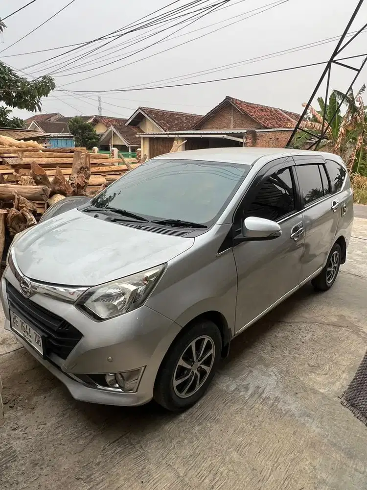 Daihatsu Sigra R 1.2 MT tahun 2017