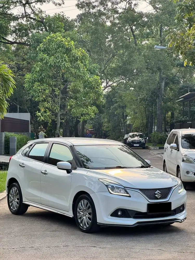 Suzuki Baleno Hatchback 1.4 Matic Putih 2017