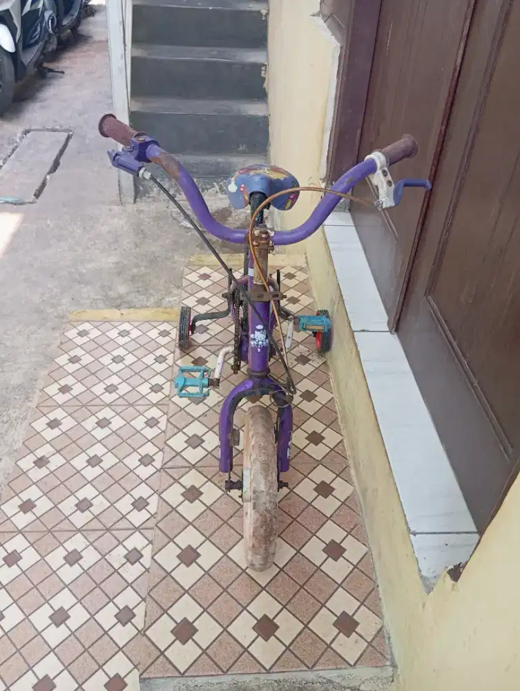 Di jual sepeda mini anak perempuan
