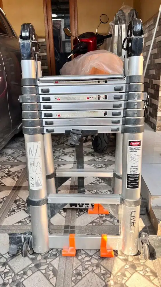Tangga telescopik brand liveo type 225