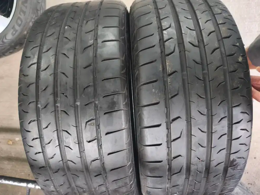 Continental 235 50 R18