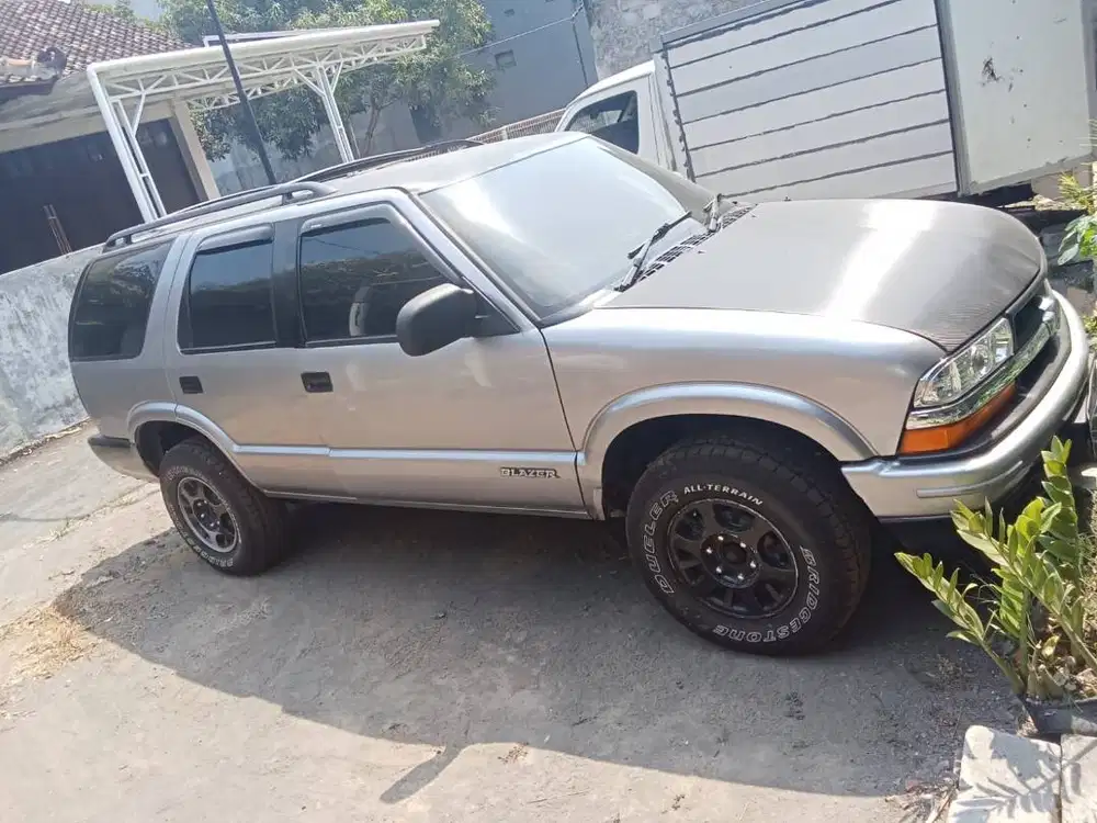 Mobil Opel Blazer