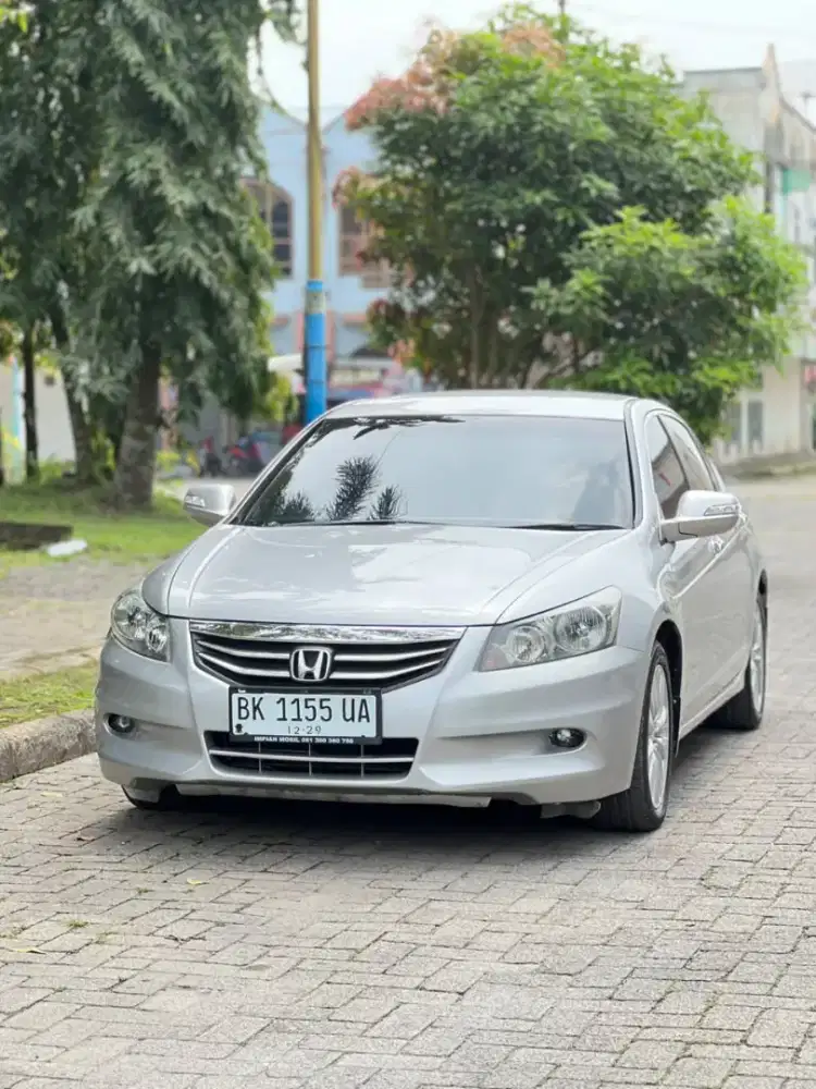 honda Accord vti-L a/t 2011-civic- camry - bmw- benz
