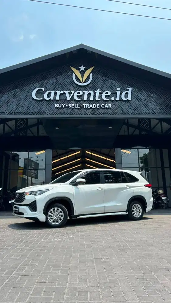 Innova Zenix 2.0 G CVT 2023 MODELISTA Low Km Istimewa Promo Dp murah