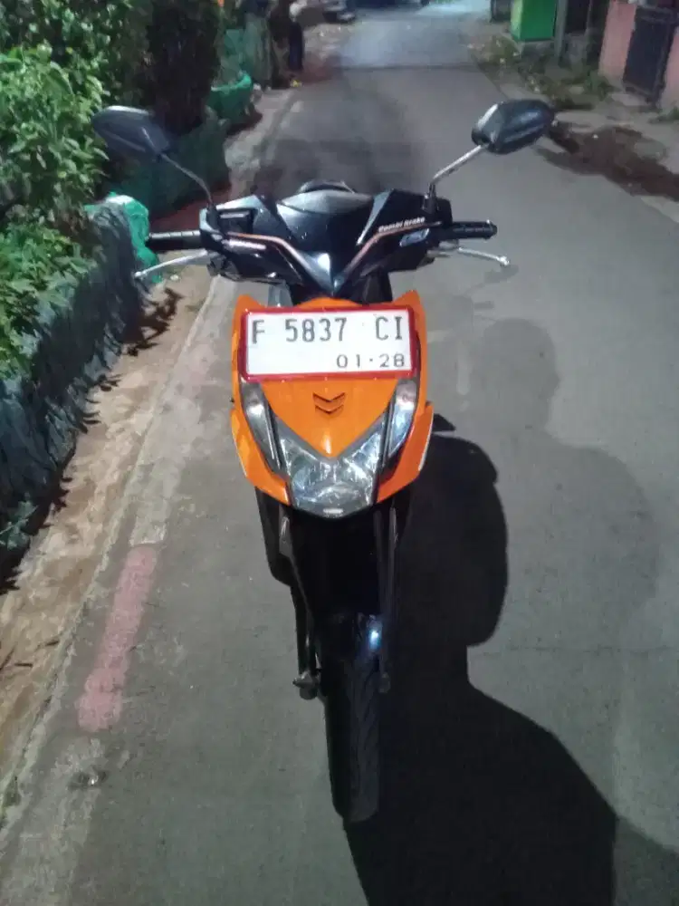 Honda bit 2013.  Ss bpkb stnk redi. Pajak of 2024. Kaleng 2028.