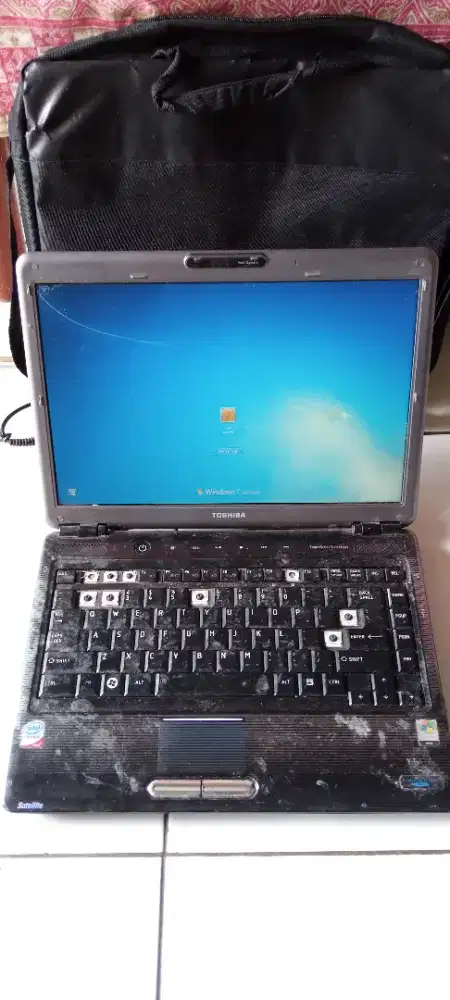 Laptop Tosiba satelit !! Minus