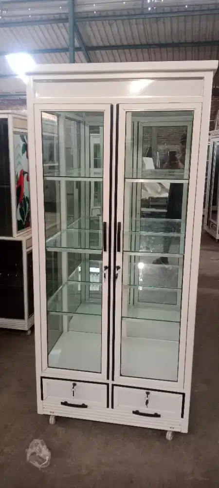 Lemari tas premium