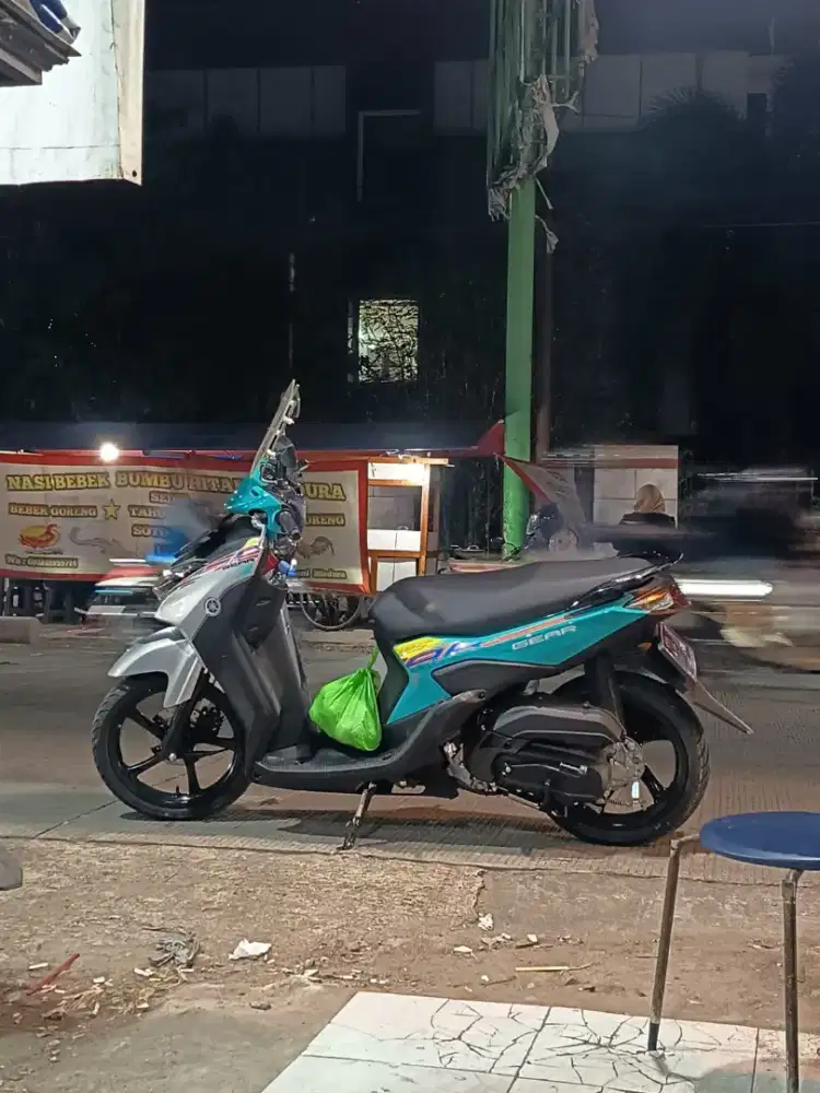 Yamaha mio gear 125 wrn hijau silver