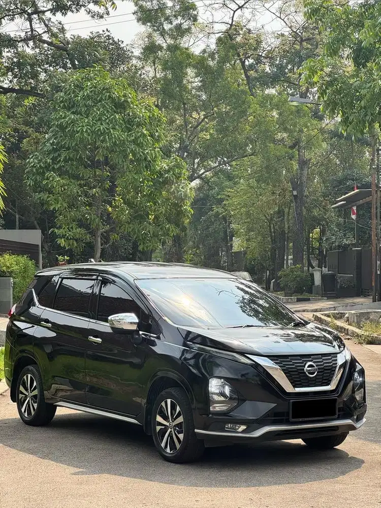 Nissan Livina VL 1.5 Matic Hitam 2020 Istimewa