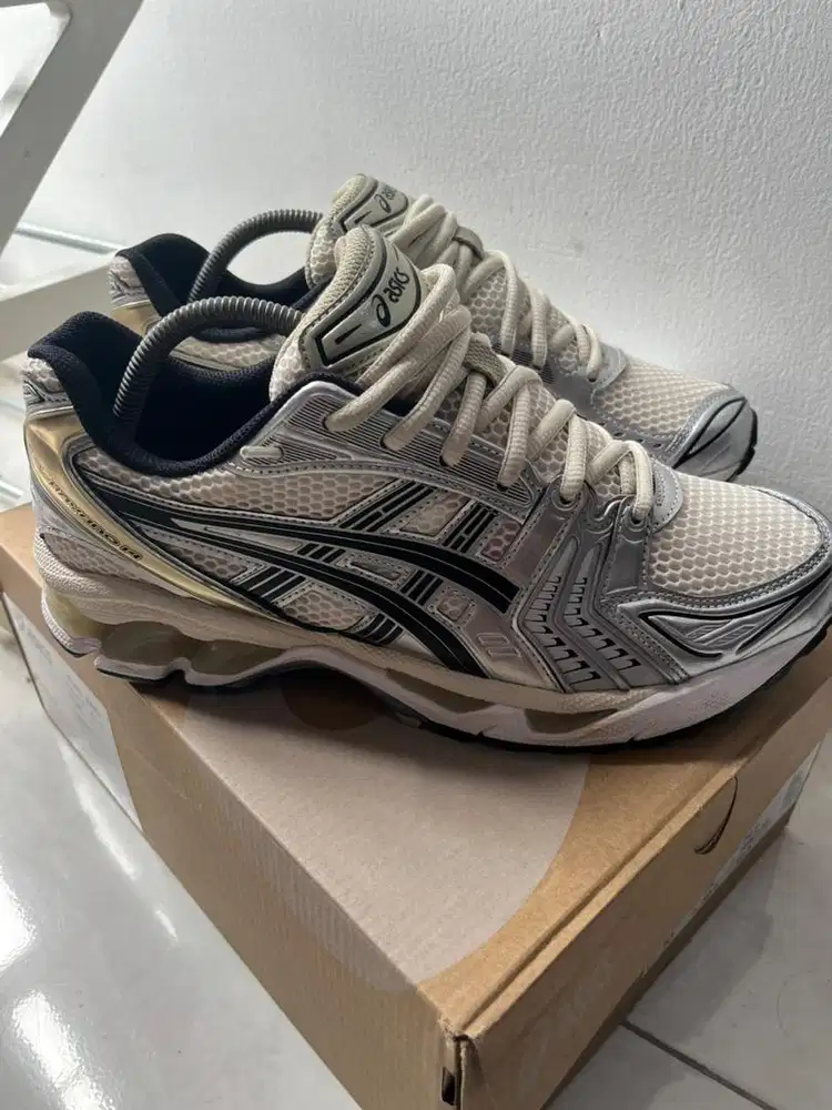 ASICS GEL KAYANO 14 BIRCH/PURE SILVER (UK 42)