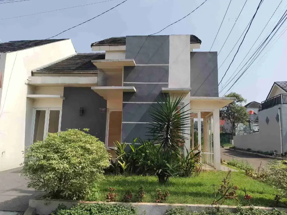 rumah posisi hook siap huni dalam perumahan dekat Cibubur tanah luas