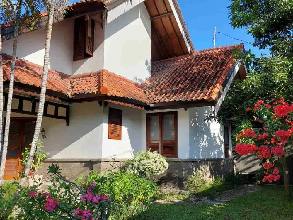 Dijual Villa strategis di Renon