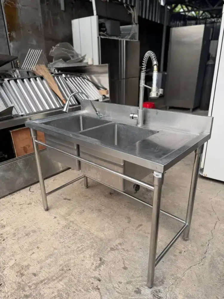 SINK 2 LUBANG
120x60x85
Lubang 40x40x30
Bahan bagus, berat dan tebal