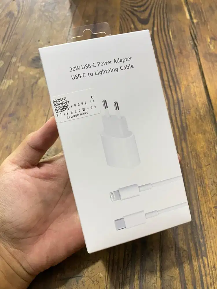 Charger iPhone 20W C to L New Masih Segel