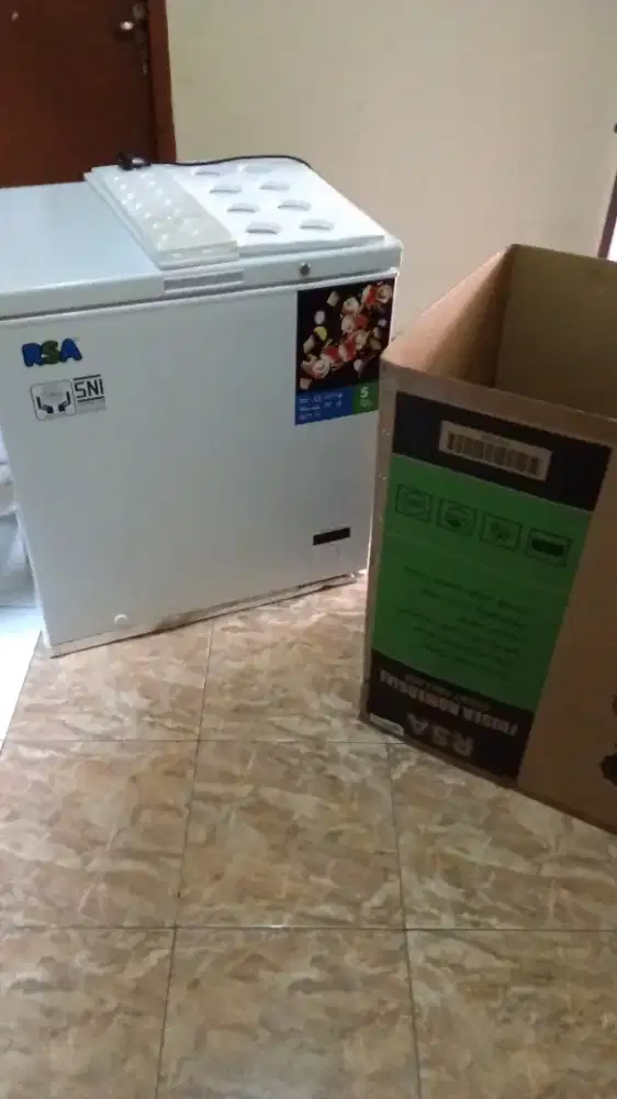 FREEZER DAN DISPENSER NOMIN SEMUA, FREEZER BARU PEMAKAIAN 2BULAN