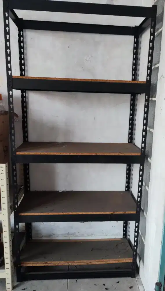 Rak tingkat besi serbaguna