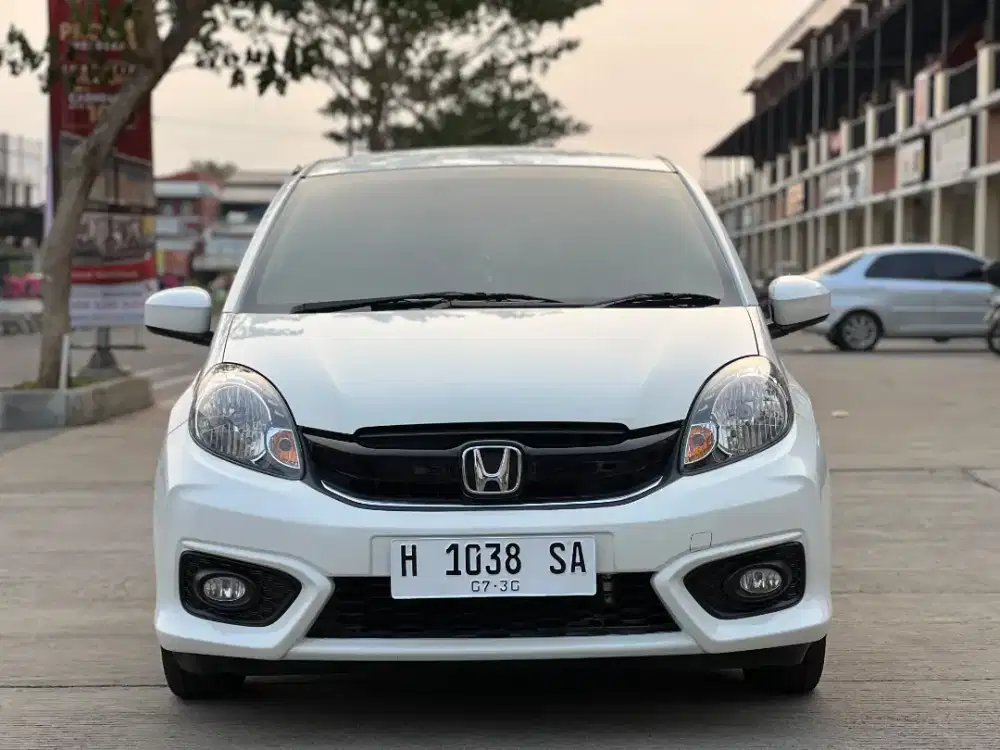 DP 4 JT Honda Brio E AT Matic 2018 Antik Istimewa