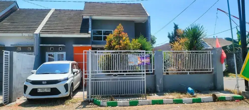 DIJUAL CEPAT BU - RUMAH Hook Perempatan LT 126 Green Residence -SHM