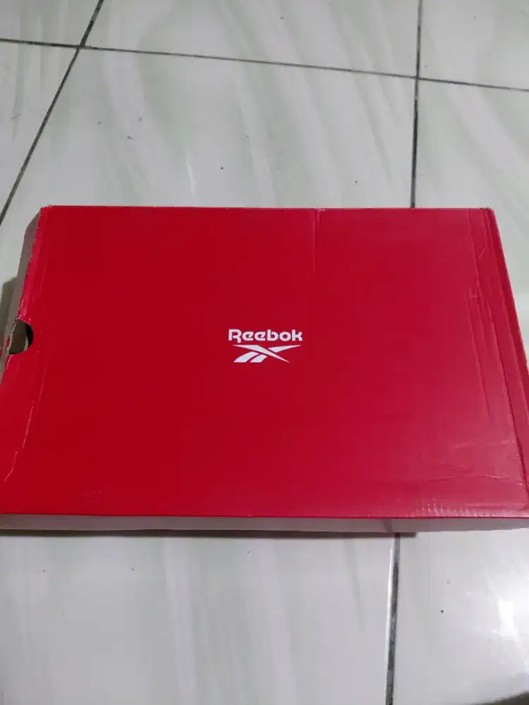 Sepatu Reebok Clasic