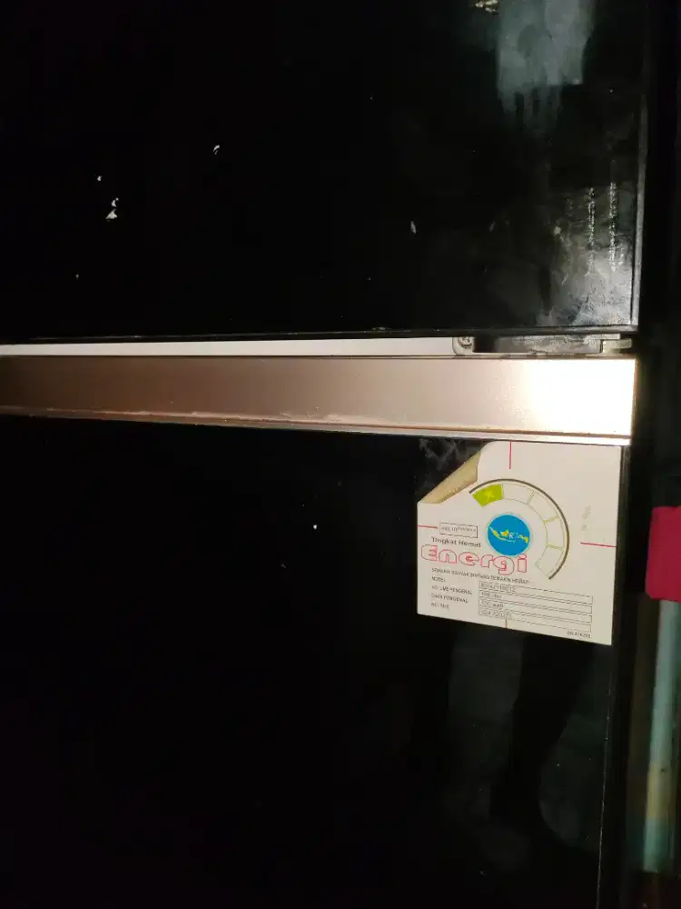 Kulkas Polytron 2 pintu