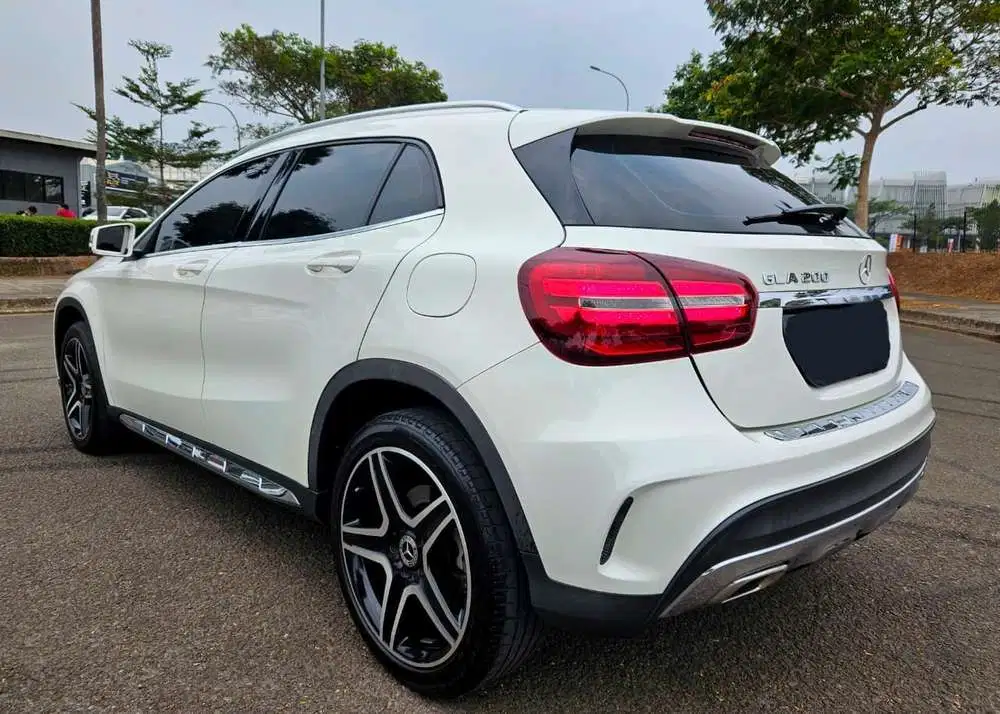 Mercedes-Benz GLA200 2018 Bensin