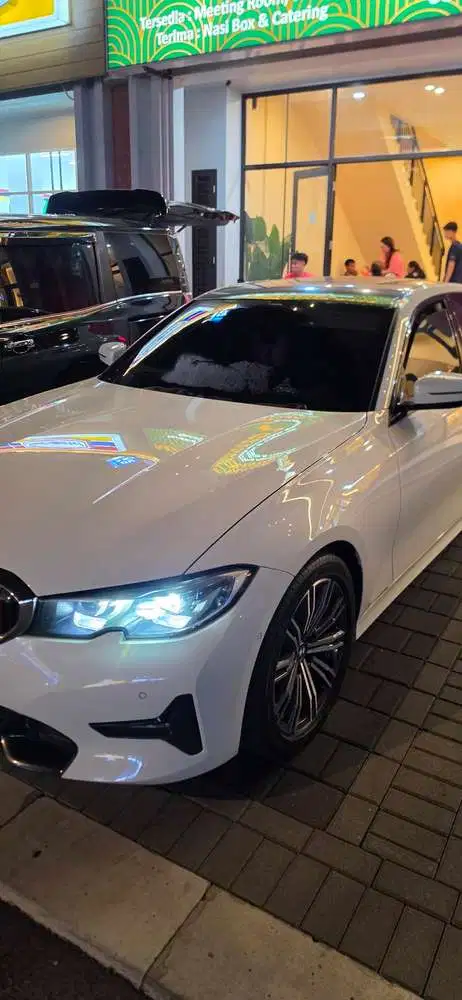 BMW 320i 2022 Bensin