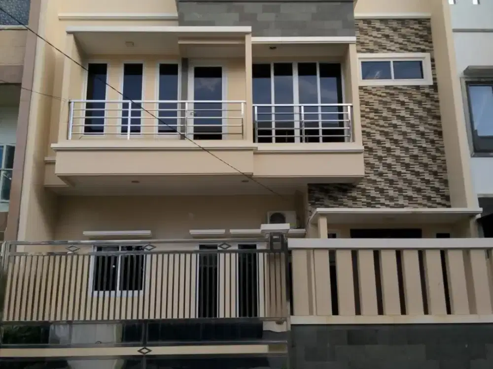 Rumah Sunter Agung Utara Uku 9X13 Jl Utama Hdp Utara 3 Lantai Rapi dan Siap Huni