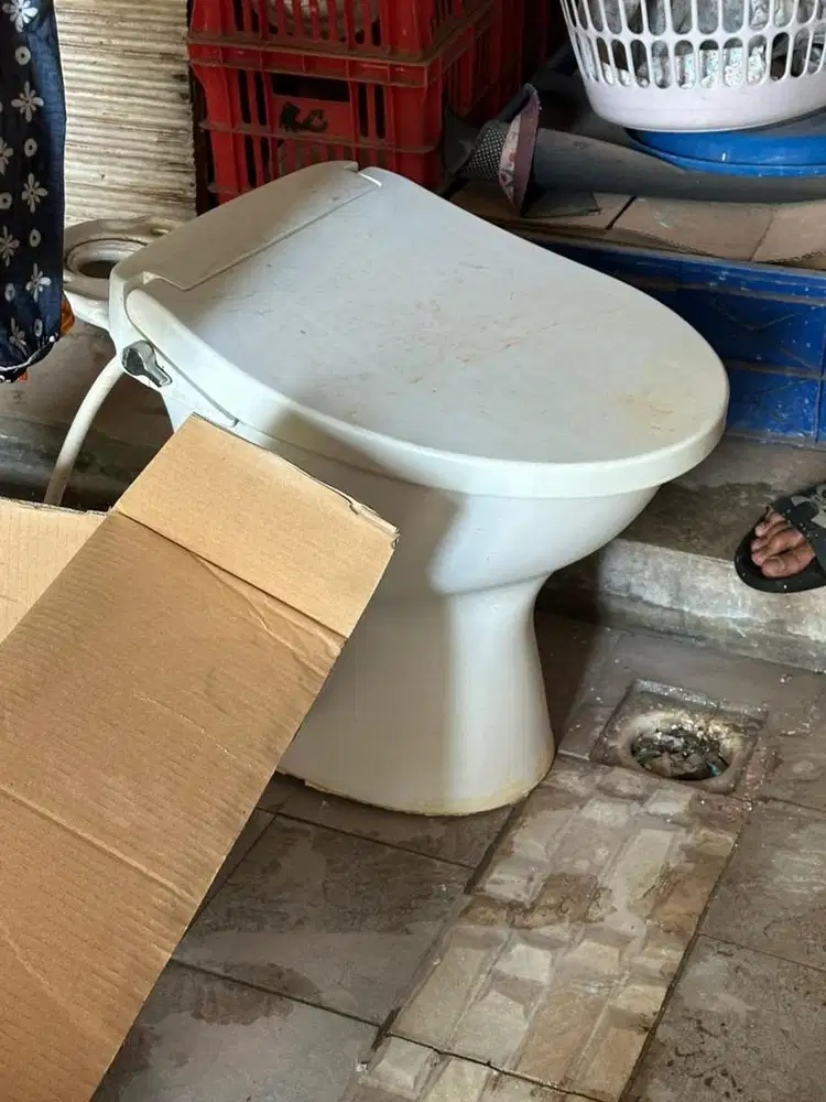Toilet Toto Second Engkol Samping